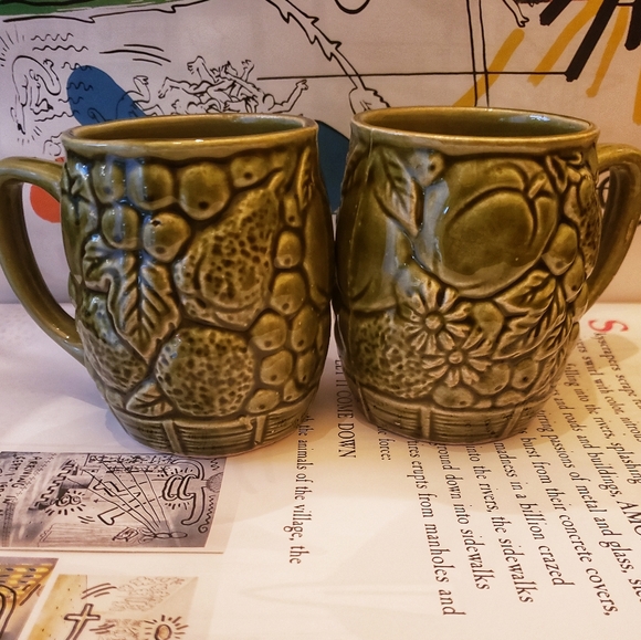 MCM Vintage Avocado Coffee Mugs Set - Picture 4 of 8